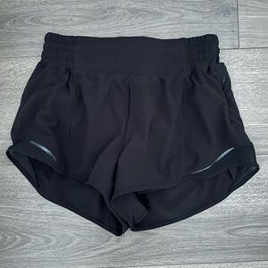 Lululemon Hotty Hot High-Rise Lined Short 2.5"